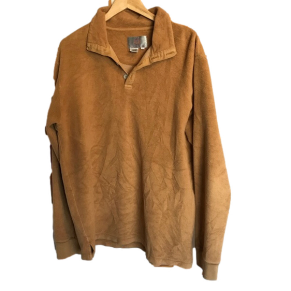 The Territory Ahead pullover men’s collared Henley shirt. Size LT.